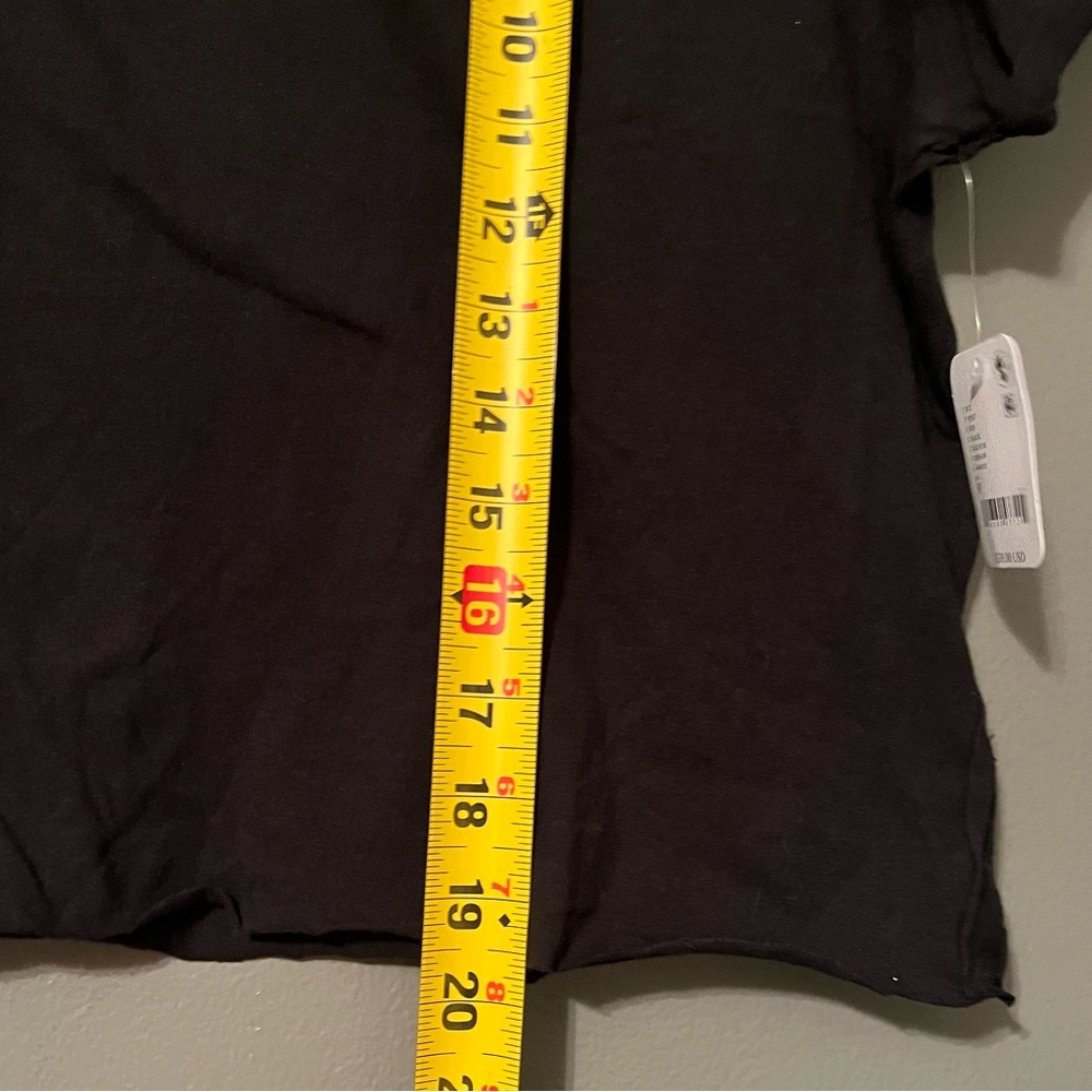 NWT Free People We The Free Sz Med Women’s Black Short Sleeve Scoopneck Top $38! - Picture 9 of 10